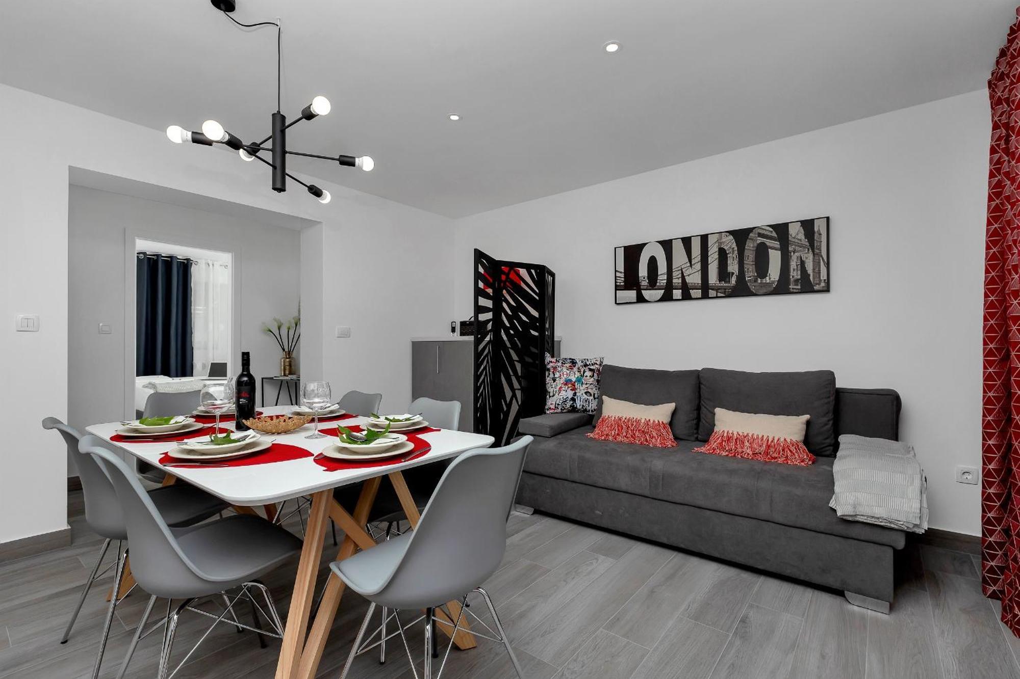 Apartments Strada Тучепи Екстер'єр фото