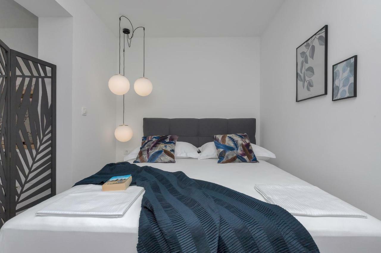 Apartments Strada Тучепи Екстер'єр фото