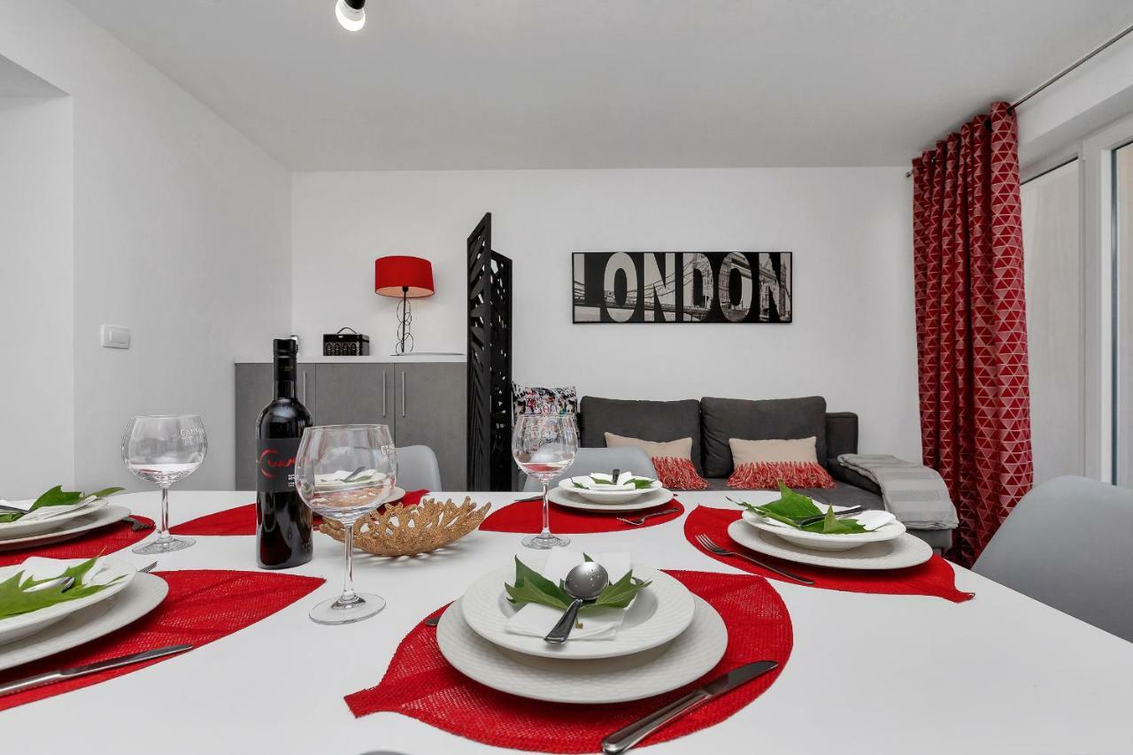 Apartments Strada Тучепи Екстер'єр фото