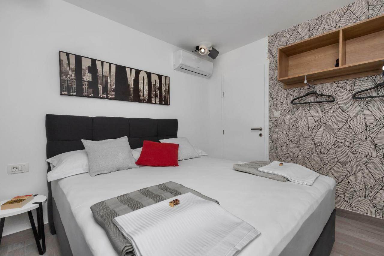Apartments Strada Тучепи Екстер'єр фото