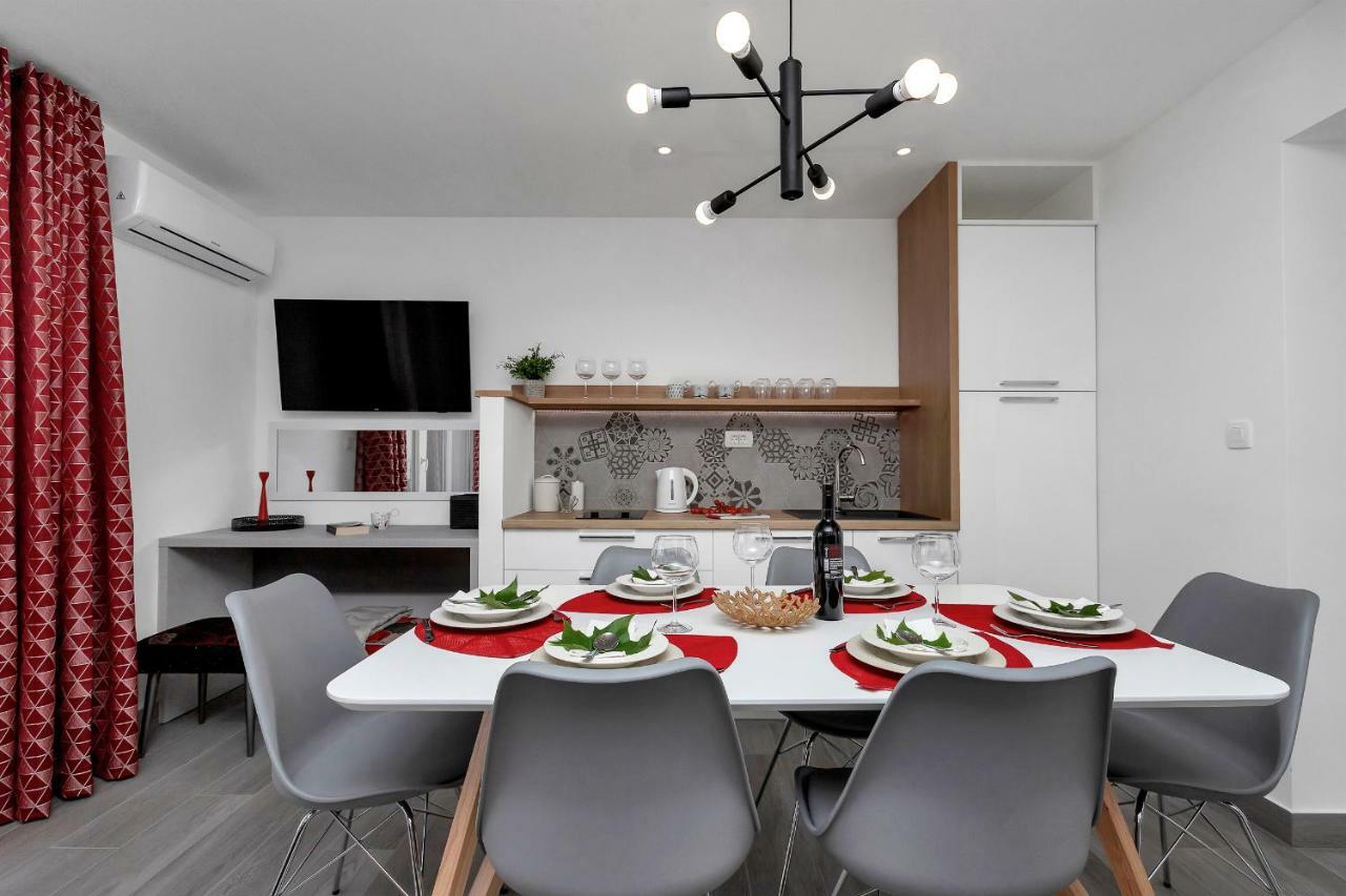 Apartments Strada Тучепи Екстер'єр фото